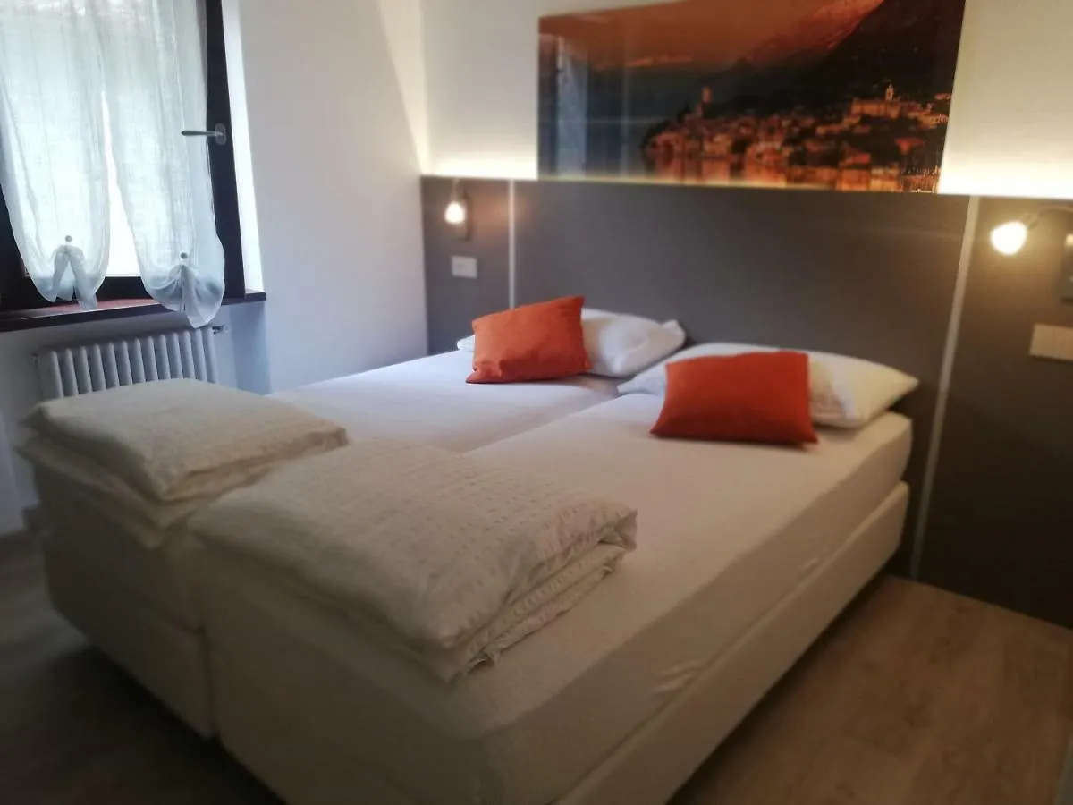 Ca Alla Possa Malcesine 0*,